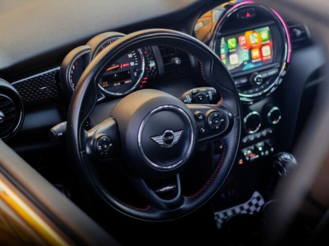 Чорний Міні Cooper S, об'ємом двигуна 2 л та пробігом 70 тис. км за 14999 $, фото 14 на Automoto.ua