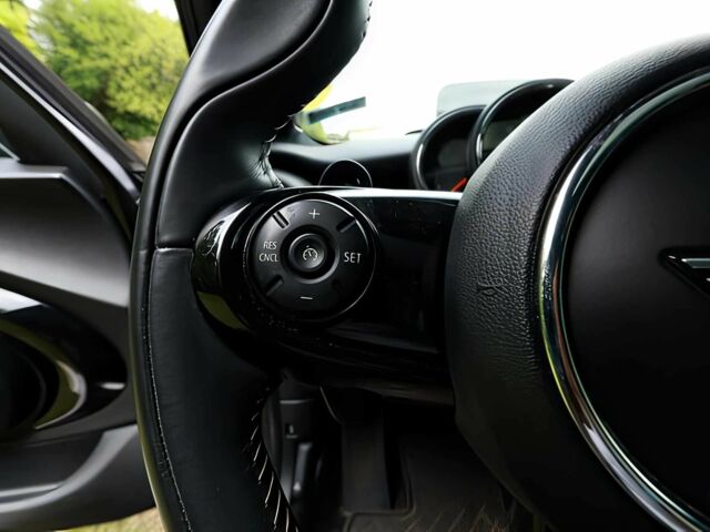 Чорний Міні Cooper S, об'ємом двигуна 2 л та пробігом 60 тис. км за 11500 $, фото 7 на Automoto.ua