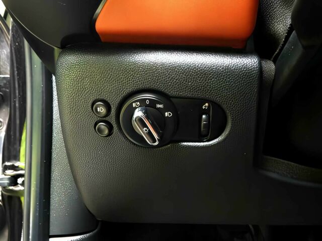 Чорний Міні Cooper S, об'ємом двигуна 2 л та пробігом 60 тис. км за 11500 $, фото 13 на Automoto.ua