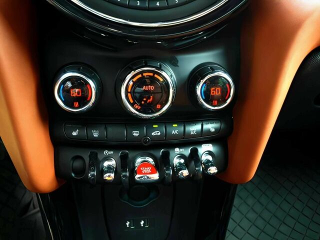 Чорний Міні Cooper S, об'ємом двигуна 2 л та пробігом 60 тис. км за 11500 $, фото 9 на Automoto.ua