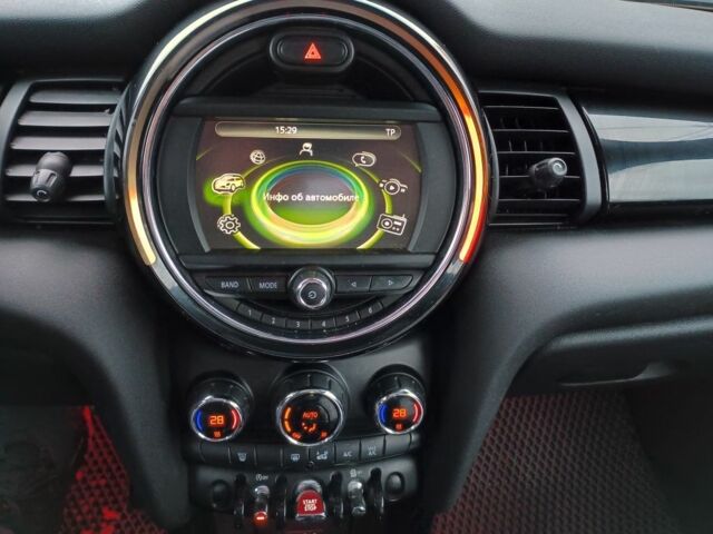 Черный Мини Купер С, объемом двигателя 2 л и пробегом 128 тыс. км за 15700 $, фото 7 на Automoto.ua