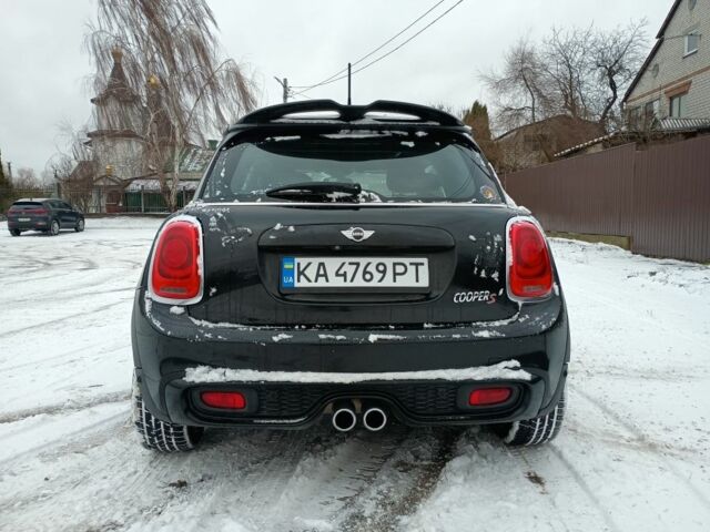 Черный Мини Купер С, объемом двигателя 2 л и пробегом 128 тыс. км за 15700 $, фото 4 на Automoto.ua