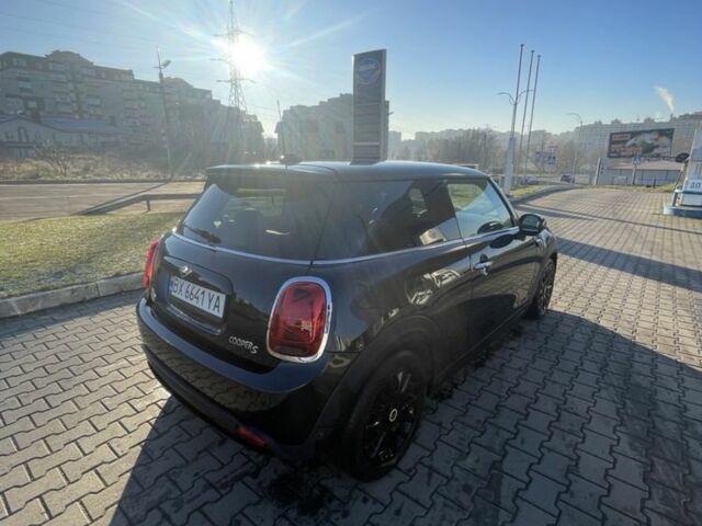 Черный Мини Купер С, объемом двигателя 0 л и пробегом 53 тыс. км за 21000 $, фото 3 на Automoto.ua