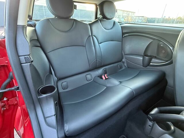 Мини Купер С 2010 в Киеве на Automoto.ua Красный Мини Купер С, объемом двигателя 1.6 л и пробегом 154 тыс. км за 9200 $, фото 23 на Automoto.ua