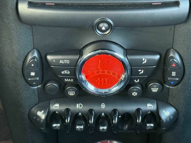 Мини Купер С 2010 в Киеве на Automoto.ua Красный Мини Купер С, объемом двигателя 1.6 л и пробегом 154 тыс. км за 9200 $, фото 20 на Automoto.ua