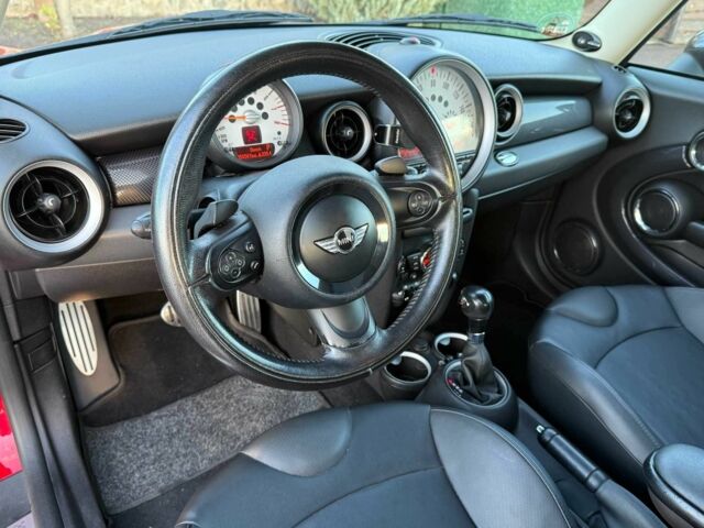 Мини Купер С 2010 в Киеве на Automoto.ua Красный Мини Купер С, объемом двигателя 1.6 л и пробегом 154 тыс. км за 9200 $, фото 14 на Automoto.ua