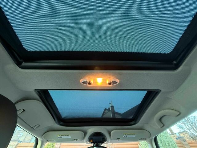 Мини Купер С 2010 в Киеве на Automoto.ua Красный Мини Купер С, объемом двигателя 1.6 л и пробегом 154 тыс. км за 9200 $, фото 22 на Automoto.ua