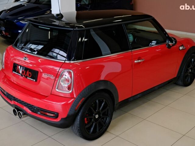 Червоний Міні Cooper S, об'ємом двигуна 1.6 л та пробігом 152 тис. км за 8500 $, фото 4 на Automoto.ua