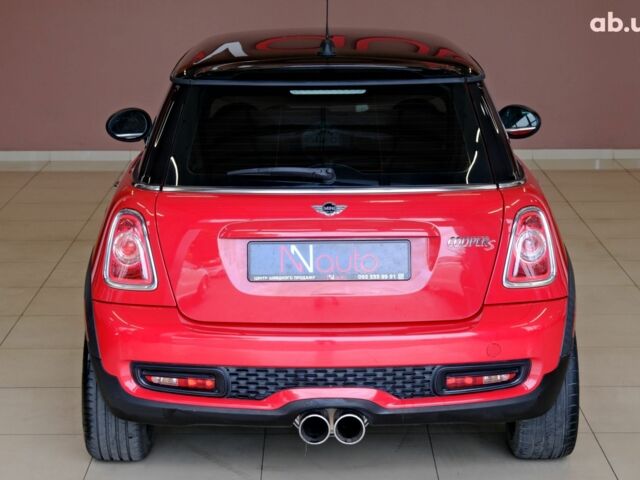 Червоний Міні Cooper S, об'ємом двигуна 1.6 л та пробігом 152 тис. км за 8500 $, фото 5 на Automoto.ua