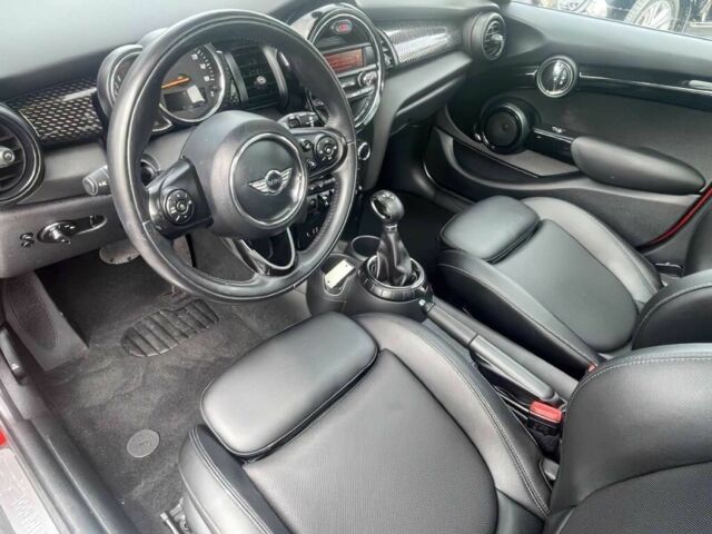 Червоний Міні Cooper S, об'ємом двигуна 2 л та пробігом 106 тис. км за 4012 $, фото 8 на Automoto.ua