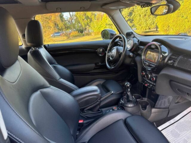 Червоний Міні Cooper S, об'ємом двигуна 2 л та пробігом 56 тис. км за 4700 $, фото 8 на Automoto.ua