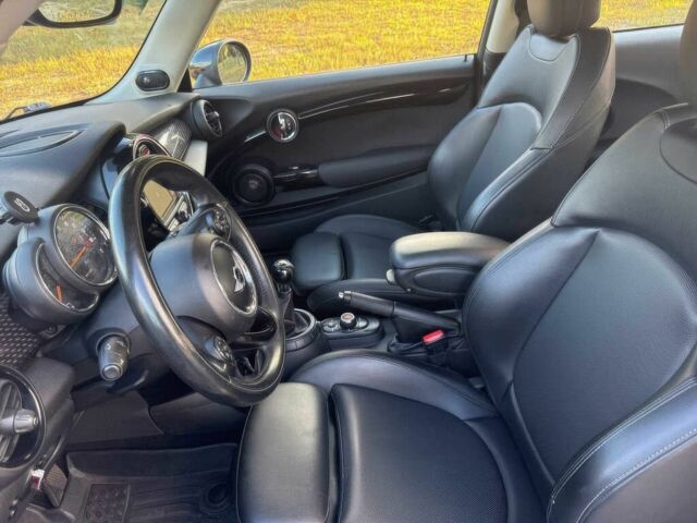 Червоний Міні Cooper S, об'ємом двигуна 2 л та пробігом 56 тис. км за 4700 $, фото 9 на Automoto.ua