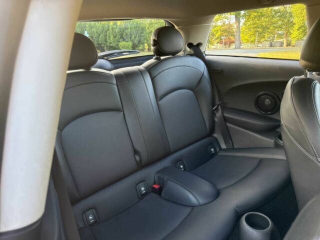 Червоний Міні Cooper S, об'ємом двигуна 2 л та пробігом 56 тис. км за 4700 $, фото 10 на Automoto.ua