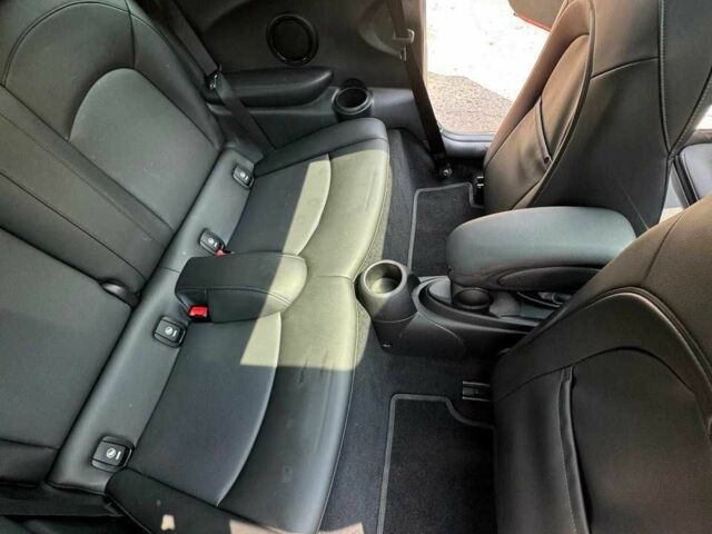 Красный Мини Купер С, объемом двигателя 2 л и пробегом 30 тыс. км за 19000 $, фото 12 на Automoto.ua