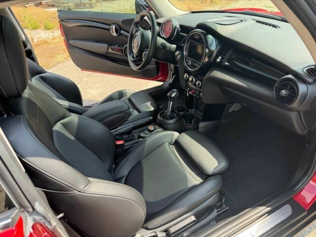 Красный Мини Купер С, объемом двигателя 2 л и пробегом 30 тыс. км за 19000 $, фото 10 на Automoto.ua