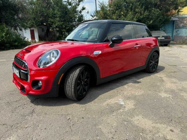 Красный Мини Купер С, объемом двигателя 2 л и пробегом 30 тыс. км за 19000 $, фото 1 на Automoto.ua