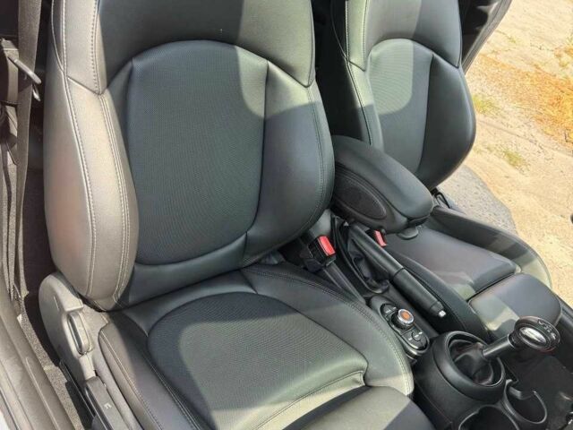 Красный Мини Купер С, объемом двигателя 2 л и пробегом 30 тыс. км за 19000 $, фото 9 на Automoto.ua