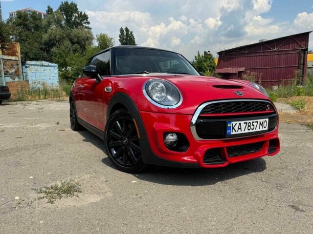 Красный Мини Купер С, объемом двигателя 2 л и пробегом 30 тыс. км за 19000 $, фото 2 на Automoto.ua