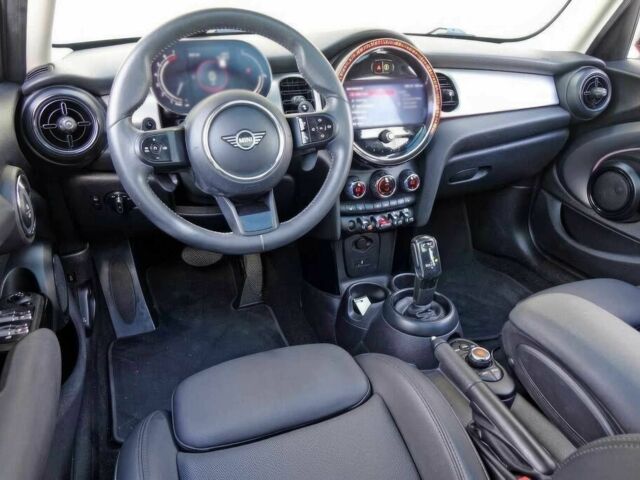 Красный Мини Купер С, объемом двигателя 2 л и пробегом 22 тыс. км за 8700 $, фото 5 на Automoto.ua