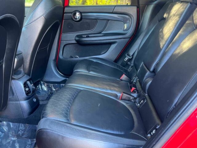 Красный Мини Купер С, объемом двигателя 2 л и пробегом 40 тыс. км за 7800 $, фото 9 на Automoto.ua