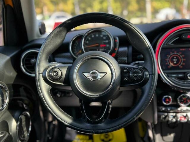 Желтый Мини Купер С, объемом двигателя 2 л и пробегом 152 тыс. км за 13700 $, фото 14 на Automoto.ua