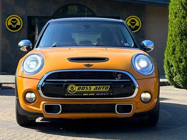 Желтый Мини Купер С, объемом двигателя 2 л и пробегом 152 тыс. км за 13700 $, фото 1 на Automoto.ua