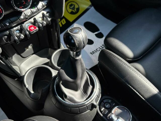 Желтый Мини Купер С, объемом двигателя 2 л и пробегом 152 тыс. км за 13700 $, фото 19 на Automoto.ua