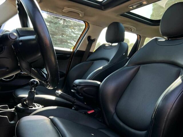 Желтый Мини Купер С, объемом двигателя 2 л и пробегом 152 тыс. км за 13700 $, фото 16 на Automoto.ua