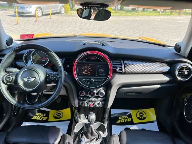 Желтый Мини Купер С, объемом двигателя 2 л и пробегом 152 тыс. км за 13700 $, фото 11 на Automoto.ua