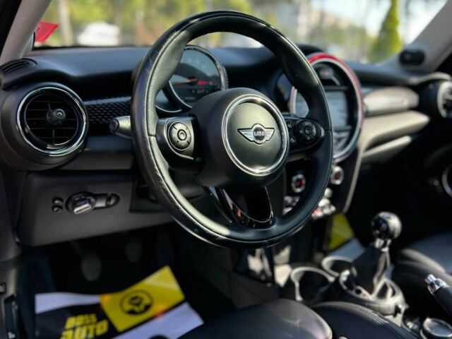 Желтый Мини Купер С, объемом двигателя 2 л и пробегом 152 тыс. км за 13700 $, фото 18 на Automoto.ua