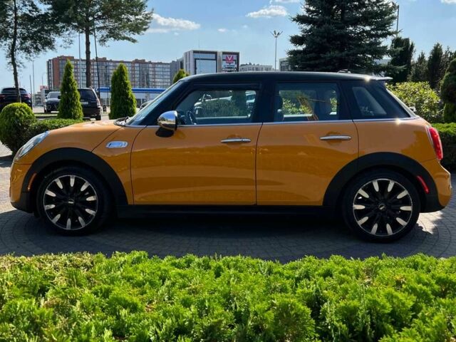 Желтый Мини Купер С, объемом двигателя 2 л и пробегом 152 тыс. км за 13700 $, фото 3 на Automoto.ua