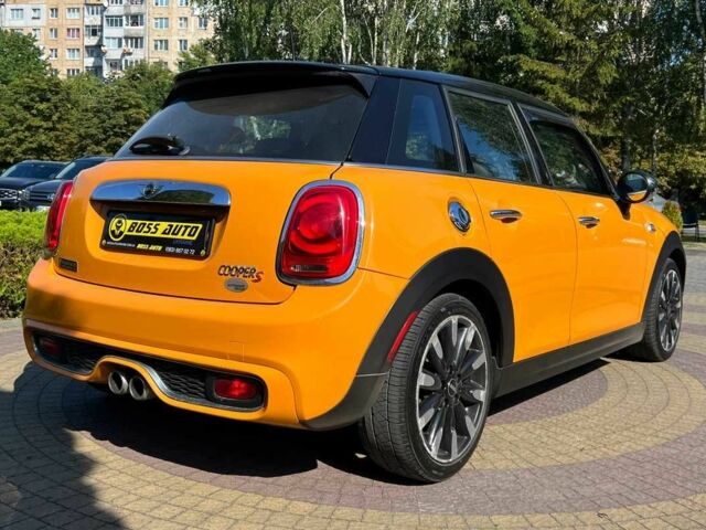 Желтый Мини Купер С, объемом двигателя 2 л и пробегом 152 тыс. км за 13700 $, фото 6 на Automoto.ua