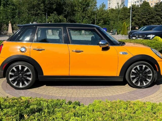 Желтый Мини Купер С, объемом двигателя 2 л и пробегом 152 тыс. км за 13700 $, фото 7 на Automoto.ua