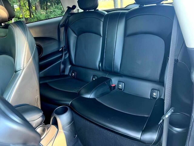 Желтый Мини Купер С, объемом двигателя 2 л и пробегом 49 тыс. км за 8800 $, фото 11 на Automoto.ua