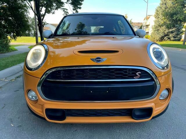 Желтый Мини Купер С, объемом двигателя 2 л и пробегом 49 тыс. км за 8800 $, фото 1 на Automoto.ua
