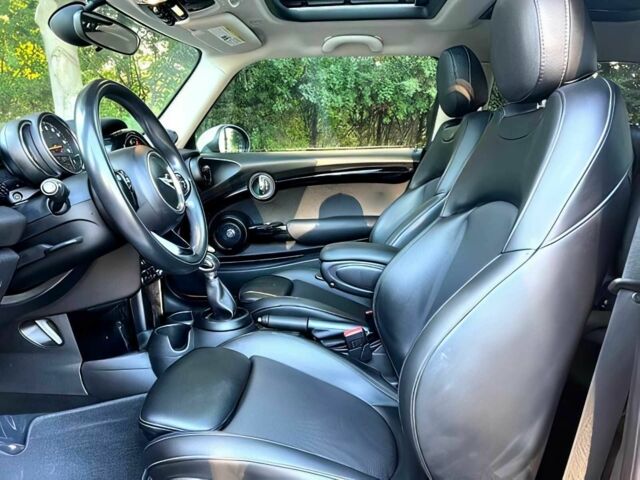 Желтый Мини Купер С, объемом двигателя 2 л и пробегом 49 тыс. км за 8800 $, фото 6 на Automoto.ua