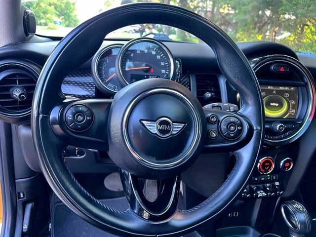 Желтый Мини Купер С, объемом двигателя 2 л и пробегом 49 тыс. км за 8800 $, фото 8 на Automoto.ua