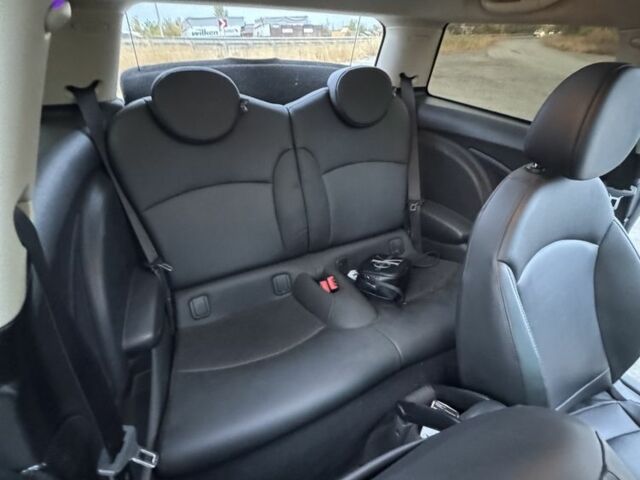 Серый Мини Купер С, объемом двигателя 1.6 л и пробегом 160 тыс. км за 8500 $, фото 3 на Automoto.ua