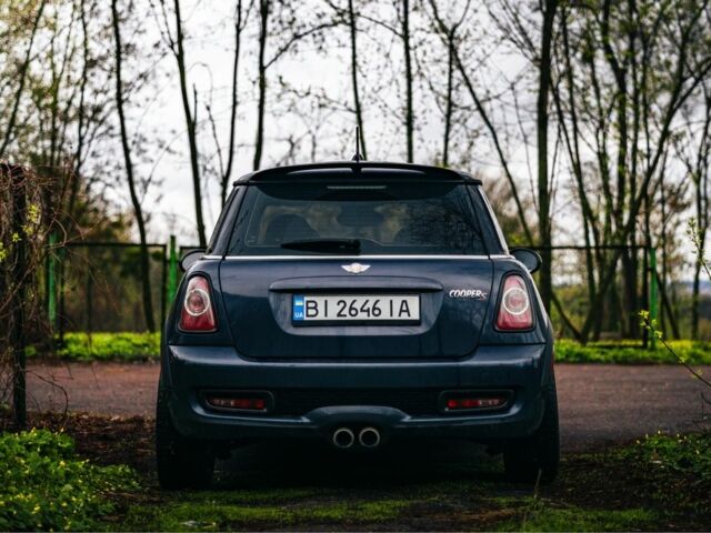 Серый Мини Купер С, объемом двигателя 1.6 л и пробегом 160 тыс. км за 8500 $, фото 2 на Automoto.ua