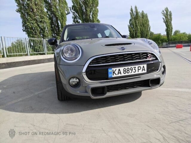 Серый Мини Купер С, объемом двигателя 2 л и пробегом 165 тыс. км за 23900 $, фото 3 на Automoto.ua