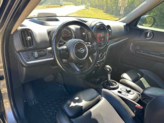 Серый Мини Купер С, объемом двигателя 0 л и пробегом 55 тыс. км за 16000 $, фото 5 на Automoto.ua