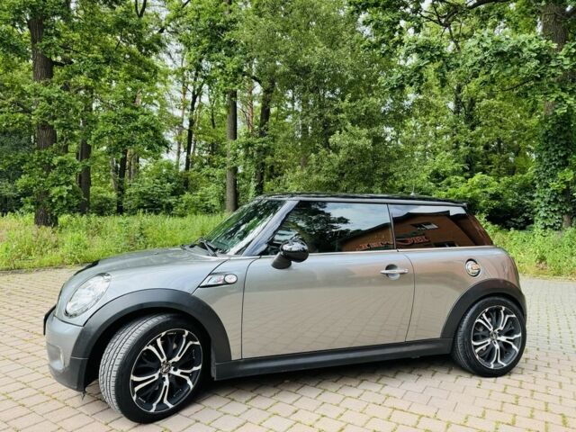 Сірий Міні Cooper S, об'ємом двигуна 1.6 л та пробігом 200 тис. км за 7500 $, фото 1 на Automoto.ua