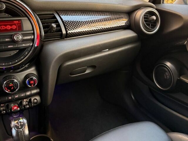 Серый Мини Купер С, объемом двигателя 2 л и пробегом 85 тыс. км за 13600 $, фото 7 на Automoto.ua