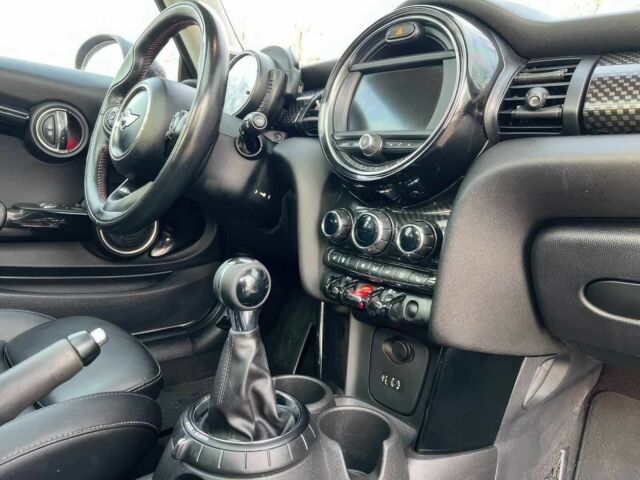 Сірий Міні Cooper S, об'ємом двигуна 2 л та пробігом 120 тис. км за 8700 $, фото 7 на Automoto.ua