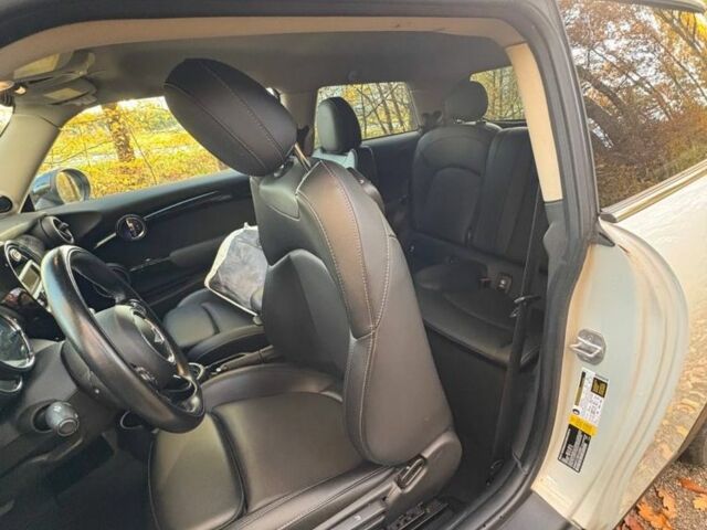 Серый Мини Купер С, объемом двигателя 2 л и пробегом 85 тыс. км за 13600 $, фото 6 на Automoto.ua