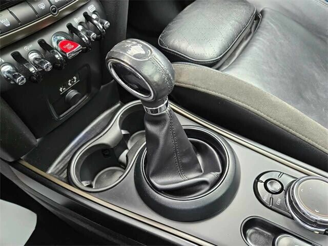 Сірий Міні Cooper S, об'ємом двигуна 2 л та пробігом 47 тис. км за 10500 $, фото 11 на Automoto.ua