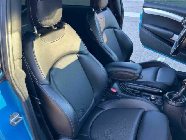 Синий Мини Купер С, объемом двигателя 2 л и пробегом 73 тыс. км за 2900 $, фото 7 на Automoto.ua