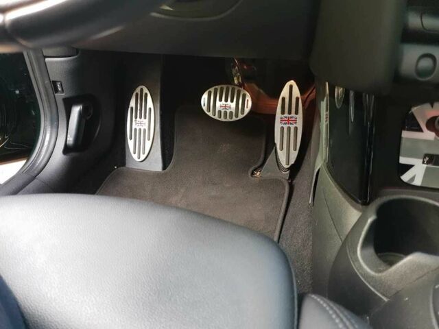 Зеленый Мини Купер С, объемом двигателя 2 л и пробегом 99 тыс. км за 11500 $, фото 6 на Automoto.ua