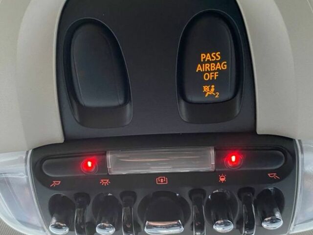 Зеленый Мини Купер С, объемом двигателя 2 л и пробегом 170 тыс. км за 12300 $, фото 14 на Automoto.ua