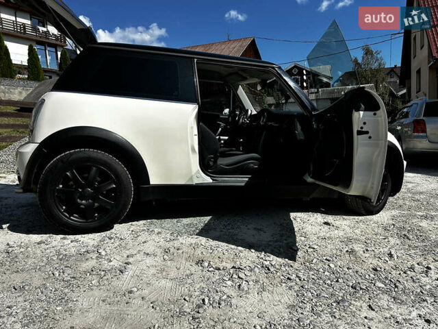 Белый Мини Купер, объемом двигателя 1.6 л и пробегом 250 тыс. км за 4800 $, фото 8 на Automoto.ua